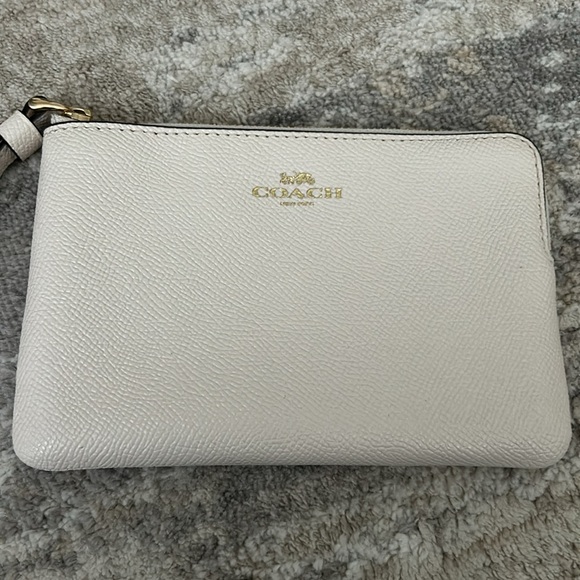 coach wristlet - Picture 2 of 4